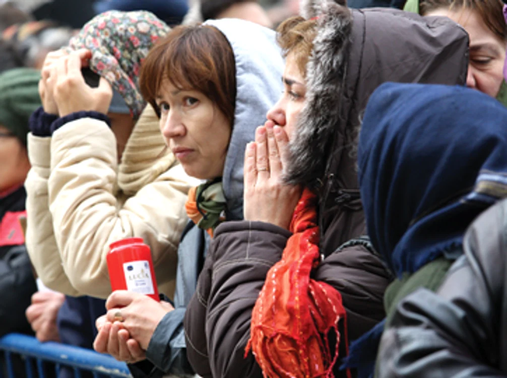 Iaşi: Minunea Sfintei Parascheva: au trăit cu toţii s-o vadă