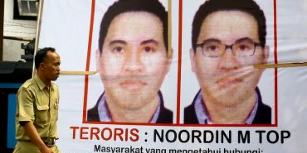 Indonezia: Trei morţi în timpul unui raid de urmărire a islamiştilor radicali