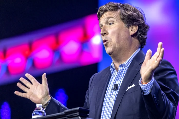 Comentatorul politic conservator Tucker Carlson va difuza joi interviul cu Putin FOTO EPA-EFE