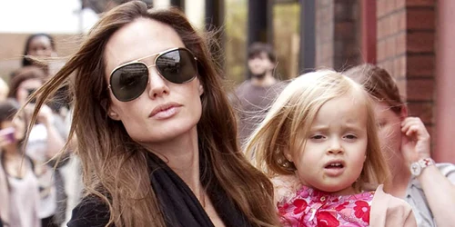 Angelina Jolie si Vivienne in Maleficent FOTO AbcNews.com