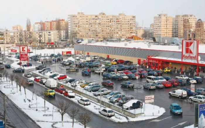 De peste 40 de ani cartierul a fost un reper pentru craioveni ieşiţi la cumpărături