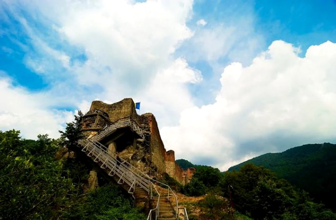 cetatea poenari jpg jpeg