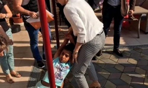 Sorina s a speriat de cei care au venit să o ducă la familia adoptivă și a fost luată cu forța din casa în care a crescut  jpeg