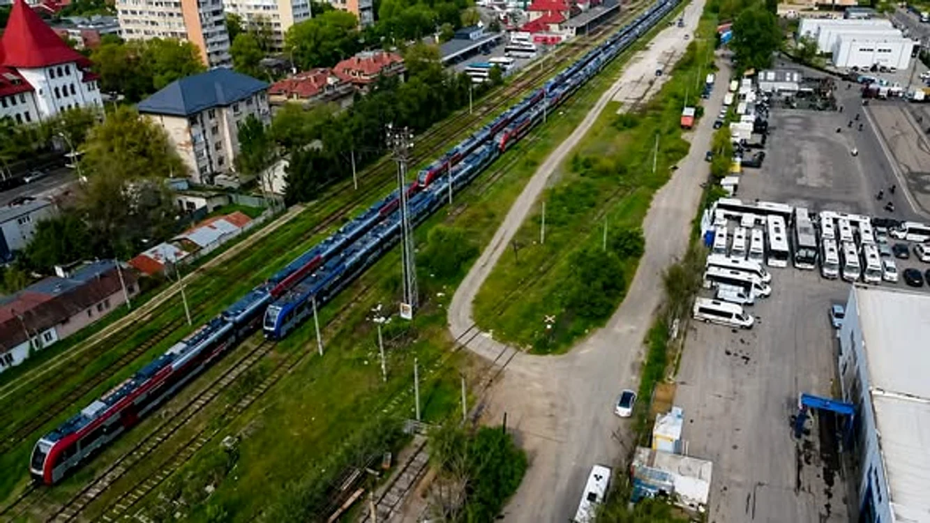 Rame PESA. FOTO: Facebook / Asociația Pro Infrastructură