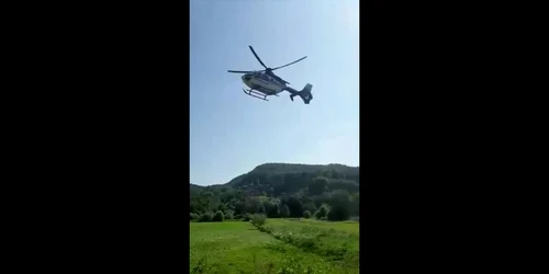 Operaţiunile de căutare cu un elicopter MAI ale unui tânăr din Oteşani - Vâlcea dat dispărut şi găsit după două zile 