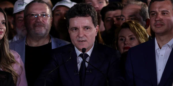 Conferința susținută la închiderea urnelor și comunicarea primelor rezultate exit-poll de către candidatul independent Nicușor Dan, în București. FOTO Inquam Photos / Octav Ganea