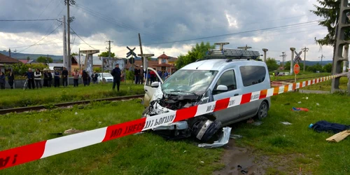 accident tren doicesti