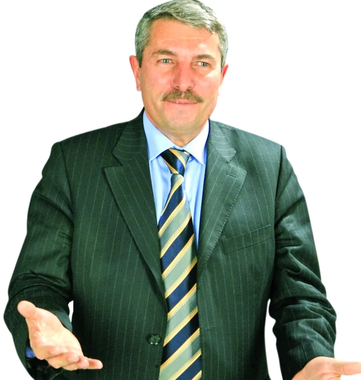 
    Vasile Avram  