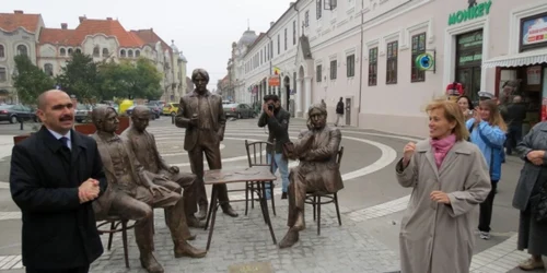 Grupul statuar „Holnaposok"