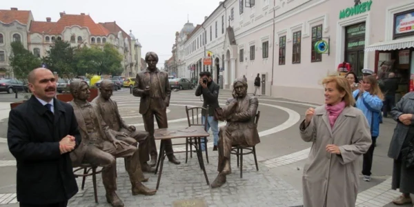 Grupul statuar „Holnaposok"