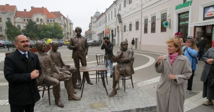 Grupul statuar „Holnaposok"