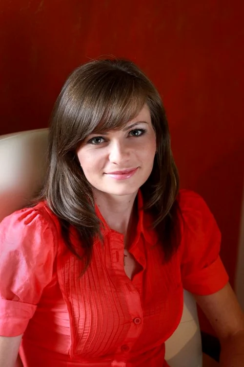 Adriana Frăţilescu, chirurgul vedetelor