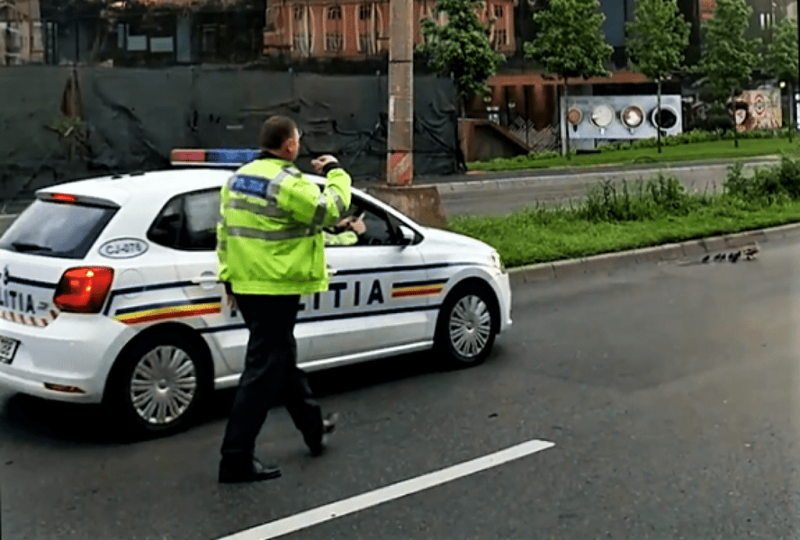 Șoferiță de 66 de ani, cu alcoolemie mare, prinsă la Călărași. Unde au condus-o polițiștii