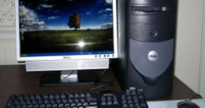 Suceava: A fost prins în timp ce fura un calculator din incinta şcolii