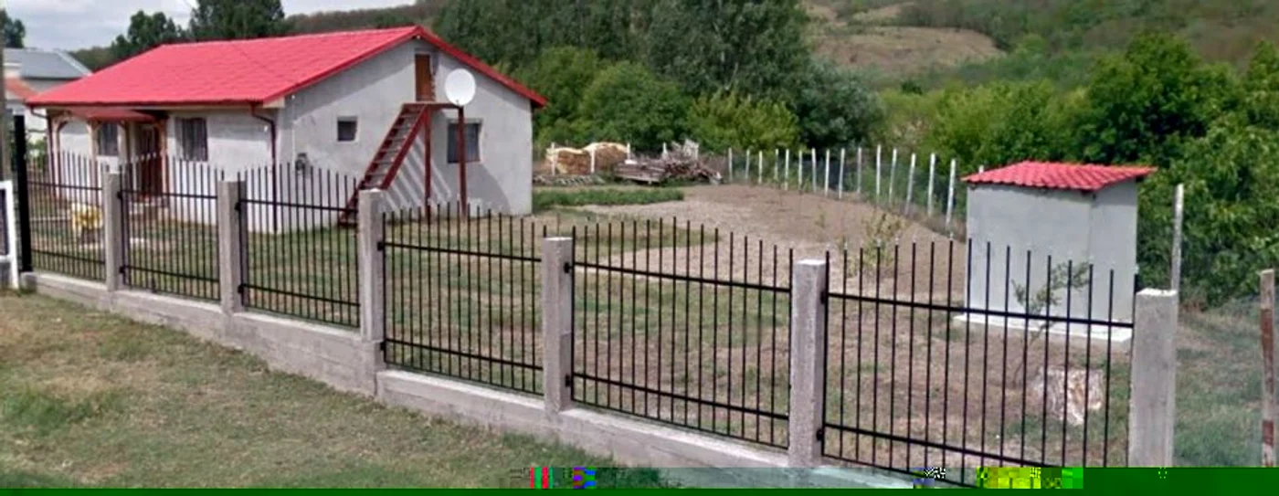 Toaletă în fundul curţii FOTO C Crangan