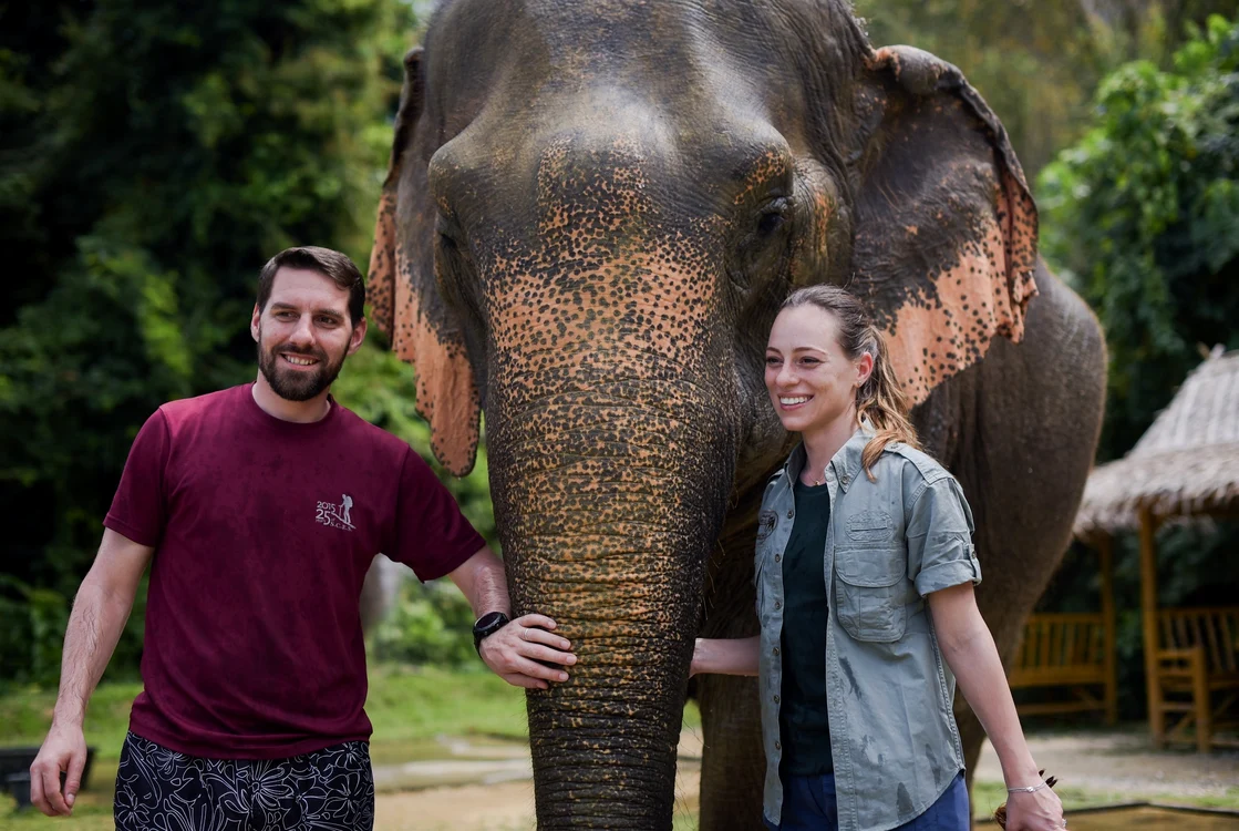 Nicolae al Romaniei si Alina Maria Binder in luna de miere in Thailanda jpg