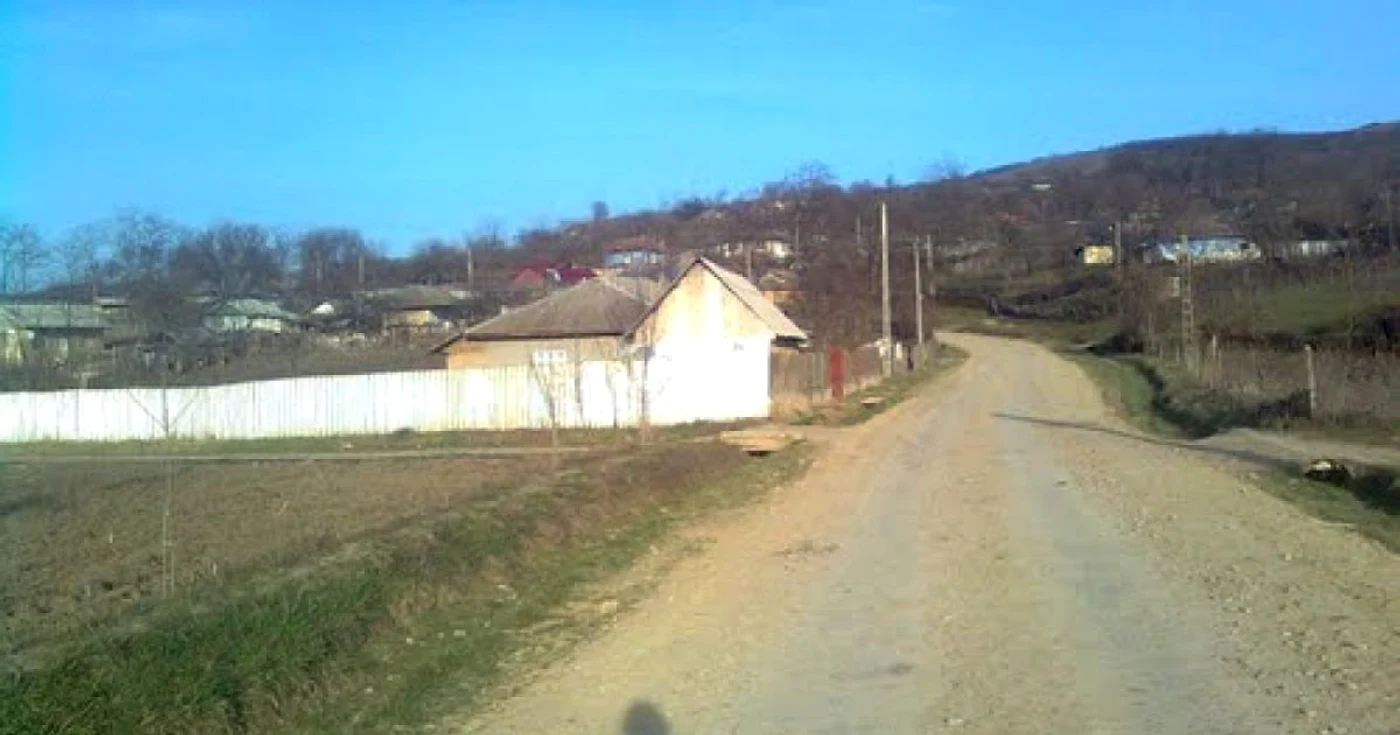 Primaria Creţeşti nu a primit finanţare pentru drum, dar a rămas cu cunsultanţa FOTO Tripmondo