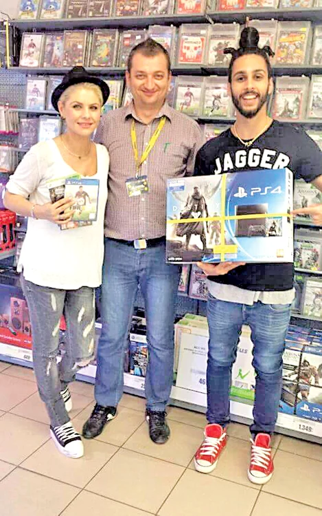 Adina şi Glance (foto dreapta) şi-au deschis o sală de jocuri