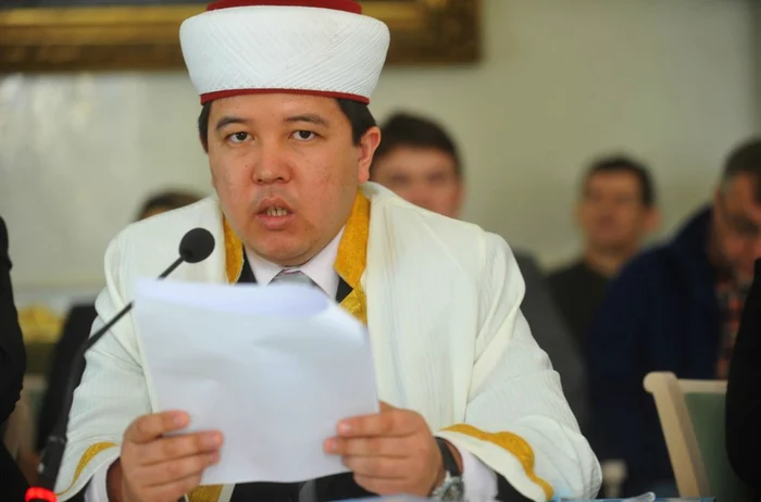 
    Iusuf Murat e de părere că statul român trebuie să ia măsuri ferme pentru a stopa propagarea mesajelor cu caracter rasist (foto: Adevărul)  