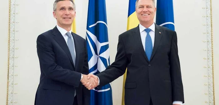 Secretarul general al NATO, Jens Stoltenberg, şi preşedintele Klaus Iohannis, cu ocazia venirii primului la Bucureşti. FOTO presidency.ro