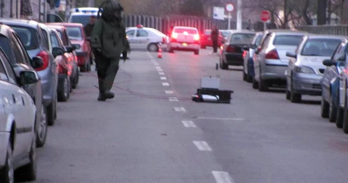 Mobilizarea pirotehniştilor a fost în zadar: valiza era goală!