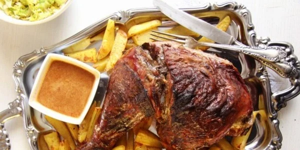 Pulpă de curcan la cuptor cu legume
