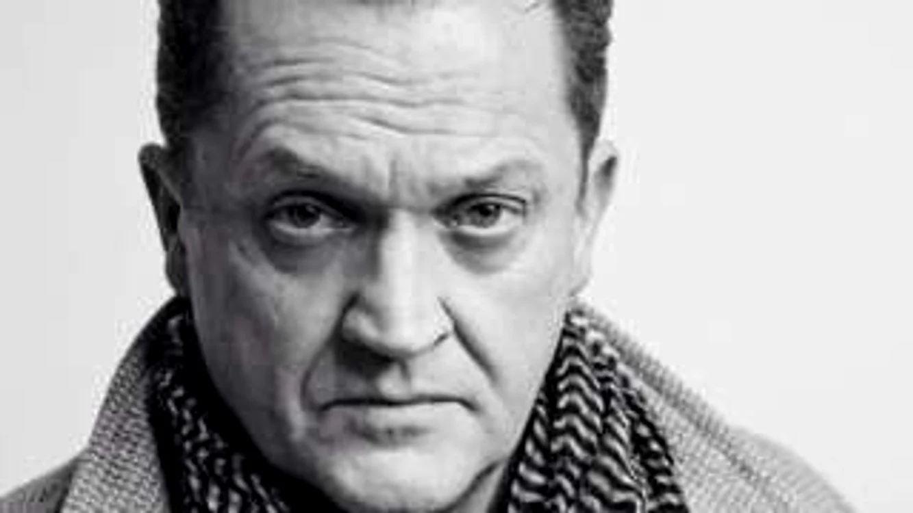
    Actorul de teatru şi film Alex Giannini a murit la vârsta de 52 de anifoto: bbc.com  