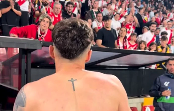 Andrei Rațiu a oferit tricoul unui suporter la finalul meciului  Foto/Captură Instagram @laliga