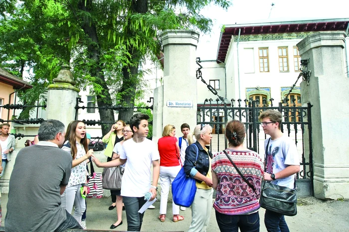 Au fost şi elevi care au ieşit triumfători de la examenul de matematică, însă la şcolile bune                FOTO: Adevărul / Marian Iliescu