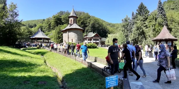 manastirea prislop tara hategului foto daniel guta adevarul