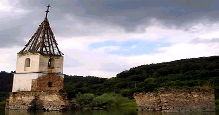 Biserica Bezid din judeţul Mureş are o vechime de peste 100 de ani