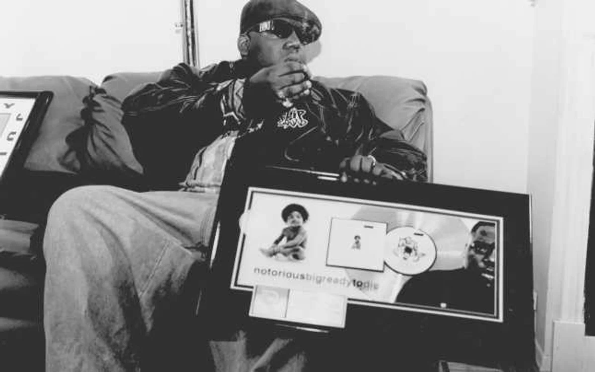 Crescut
în Brooklyn, Notorious B.I.G. a cunoscut momentul anilor 1980,
apogeul perioadei în care se vindeau droguri