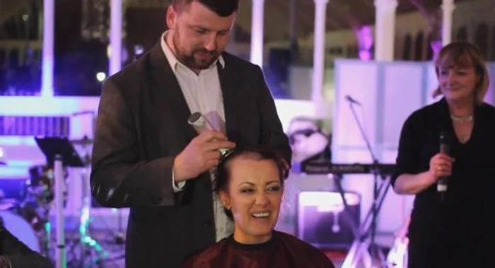 Curajoasa femeie nu a avut niciun regret când a renunțat la păr