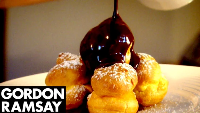 profiterol cu ciocolata jpeg