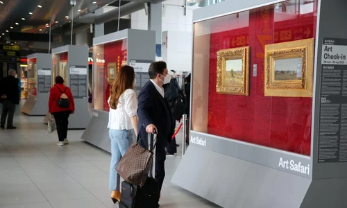 expozitie tablouri aeroportul otopeni jpeg