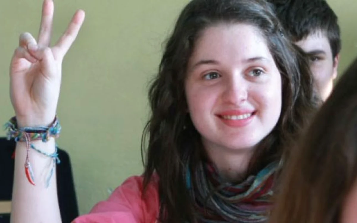 Luni, între 12.30 şi 13.30, Emma are oră de engleză