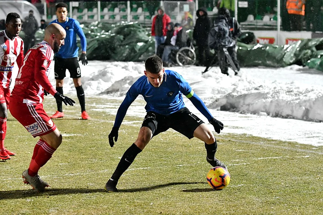 Ianis Hagi spune că a avut noroc că nu i-a fost rupt piciorulFoto: sportpictures.eu