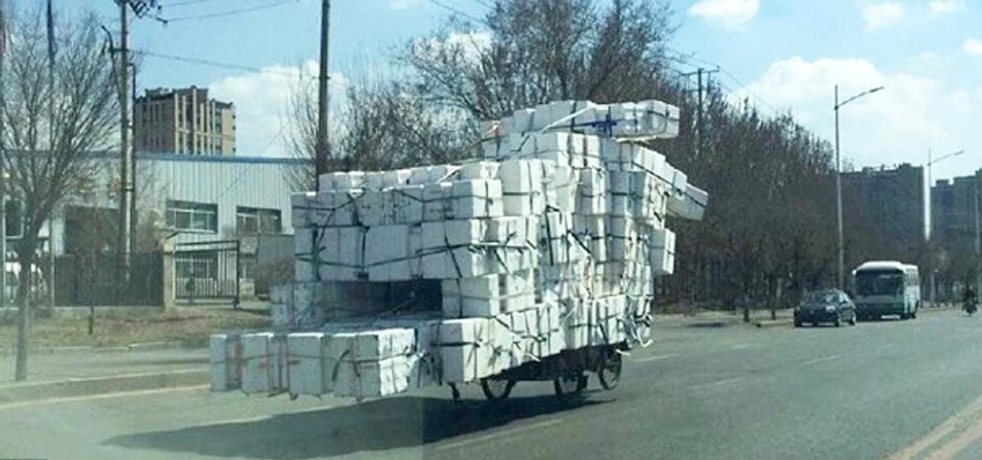 Încărcătura se ridica la aproape 3 metri şi jumătate 