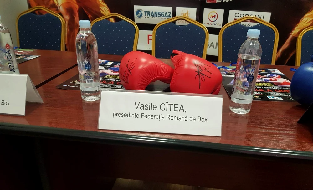 Mănușile de box, gata de ring FOTO Claudia Untaru