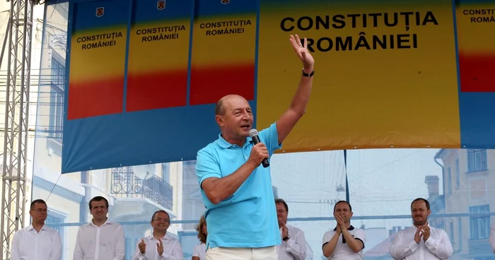 
		    Președintele suspendat, Traian Băsescu, la un miting de susținere al PDL FOTO: Mediafax