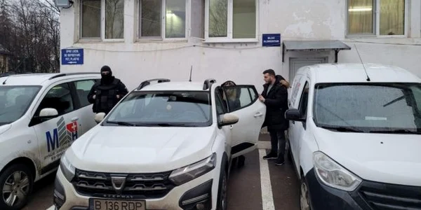1 bijuterii ceasuri de lux si zeci de mii de euro spaga primita de sefi din spital pentru angajari trucate jpg