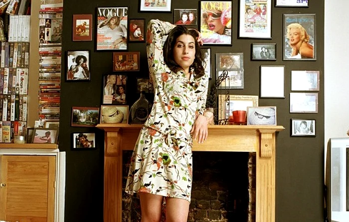 
    Fanii pot vedea pentru prima oară fragmente din copilăria bruneteifoto: Twitter  