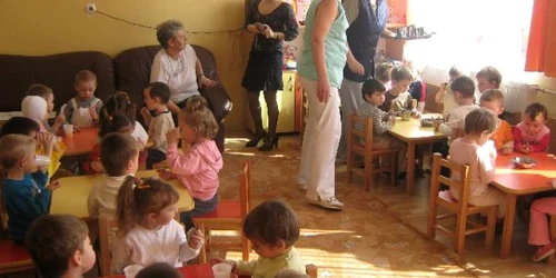 30 de elevi frecventeaza creşa Prichindel