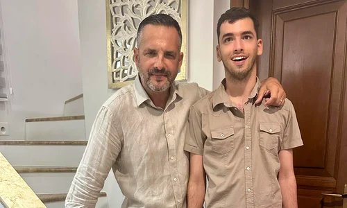 Madalin Ionescu si fiul sau, Filip   Facebook jpg