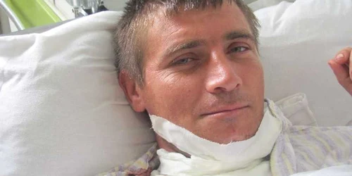 Gheorghe Mihăilă are o tăietură de paroximativ 20 de centimetri în zona gâtului