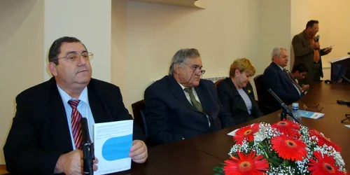 Dezbatere ştiinţifică la UVT