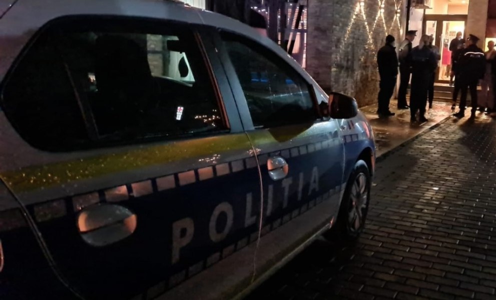 Adolescent în vârstă de 17 ani, lovit cu mașina de un șofer, după un conflict spontan