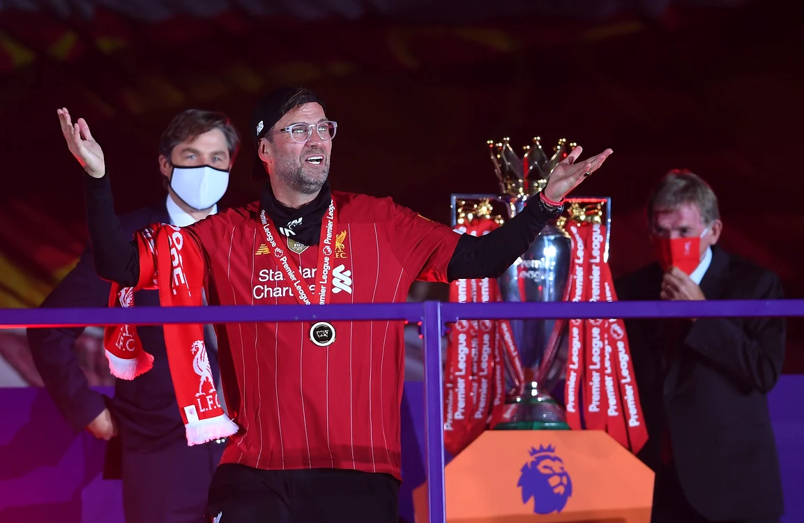 
    Jurgen Klopp a primit medalia de campion al Angliei după meciul cu Chelsea LondraFoto: Guliver / GettyImages  