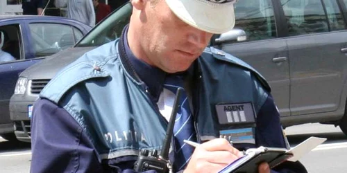 Poliţiştii l-au găsit pe sucevean mort de beat