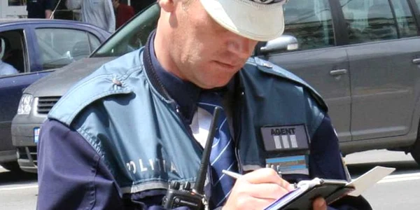 Poliţiştii l-au găsit pe sucevean mort de beat